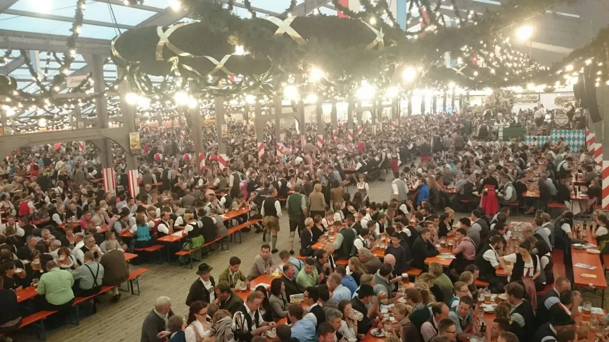 Impressionen der WJ Wiesn-Stammtische